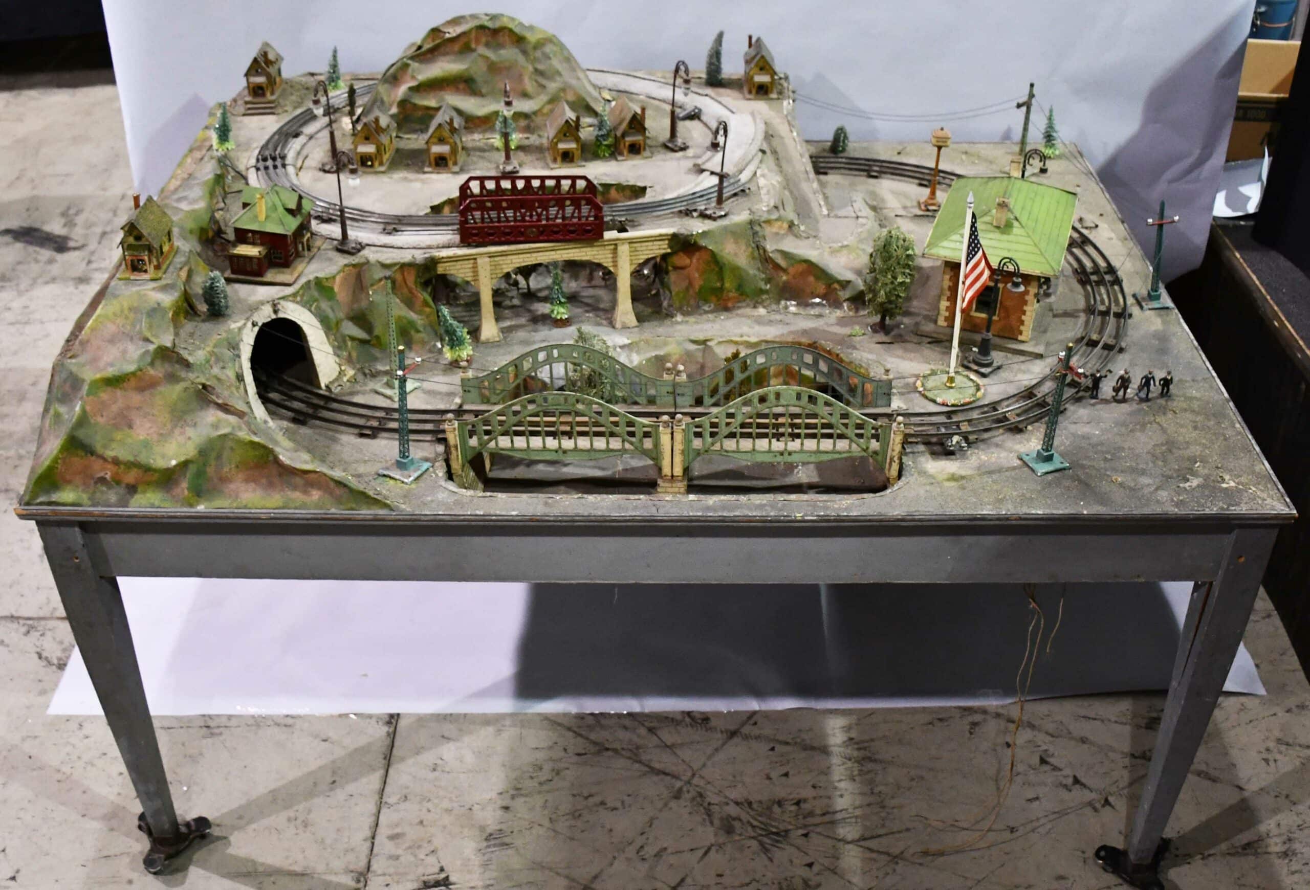 Gavels 'n' Paddles: Lionel trains store display, $12,000, Milestone Auctions