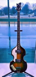 Paul McCartneyメs Hofner Bass Guitar