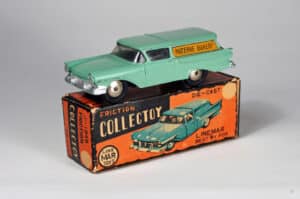 The Ford Delivery Wagon was the only model in the series that came with die-cast wheel hubs rather than tinplate.