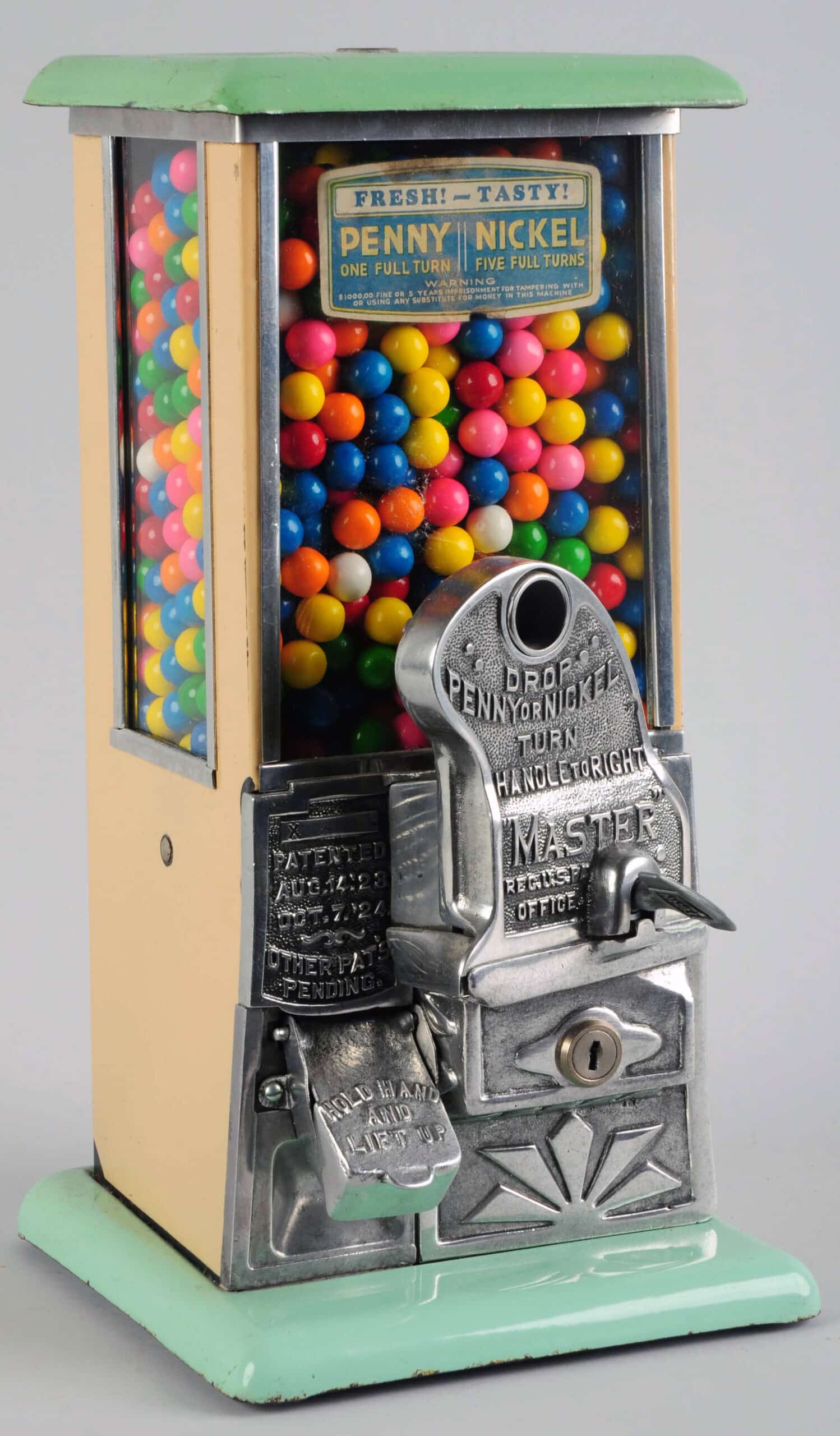 This Norris Master machine, in excellent original working condition and made during the 1920s, sold for $600 in a 2012 auction.
